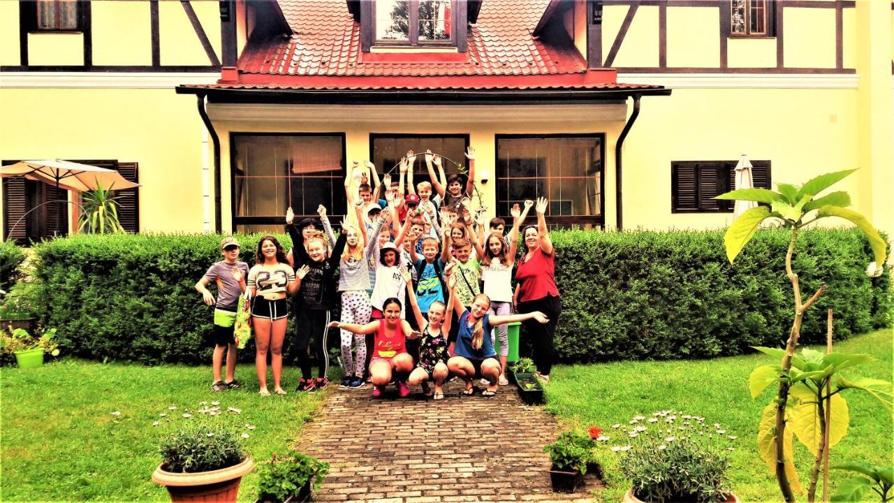 Penzion Pod Orechom Turčianske Teplice Exteriör bild